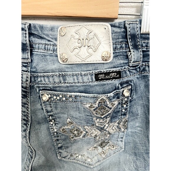 Miss Me Mid Rise Easy Boot Sz 29 Jeans 29x31 Medium Cross Bling Thick Stitch - Picture 3 of 9